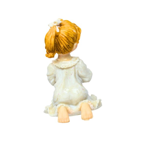 Vintage Praying Girl Ceramic Figurine - Picture 2 of 4